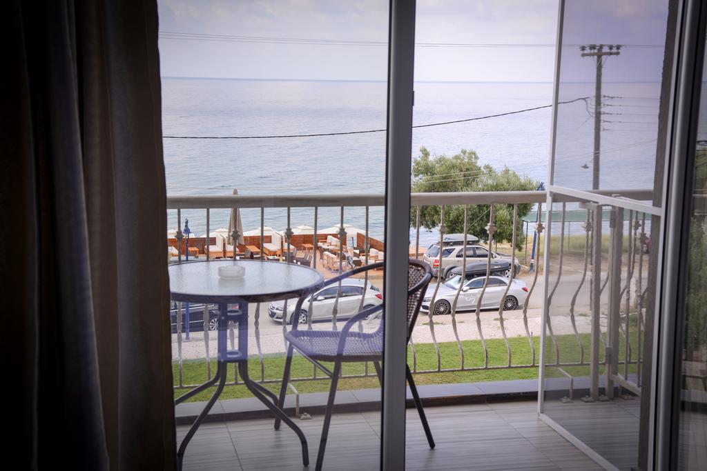Crown Hotel Nea Skioni Chambre photo
