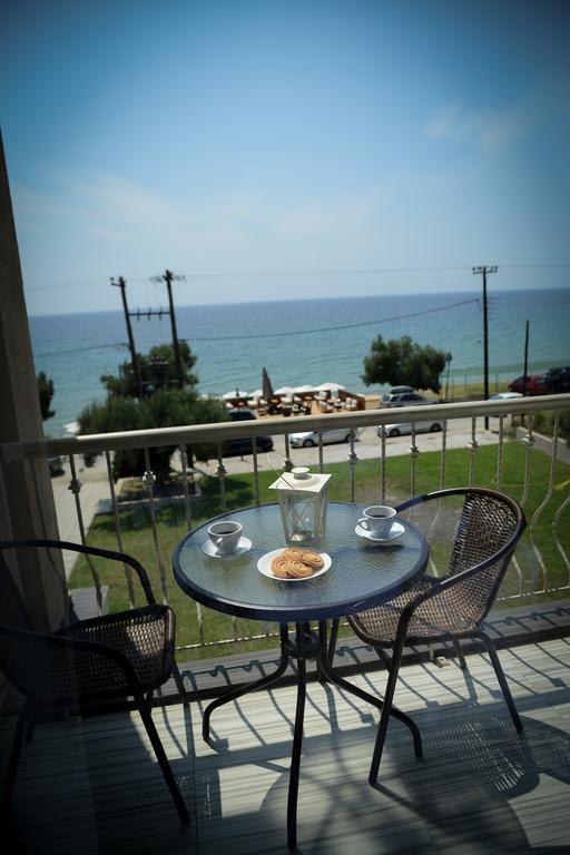 Crown Hotel Nea Skioni Chambre photo